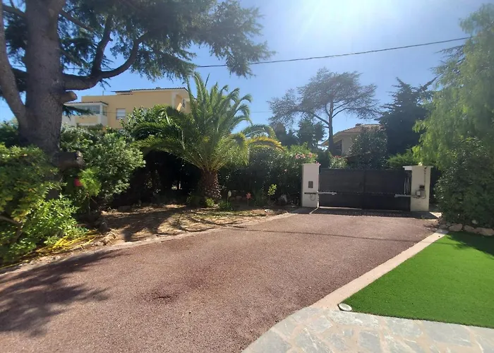 Port Frejus T2 58M2 Climatise Avec Terrasse, Parki
