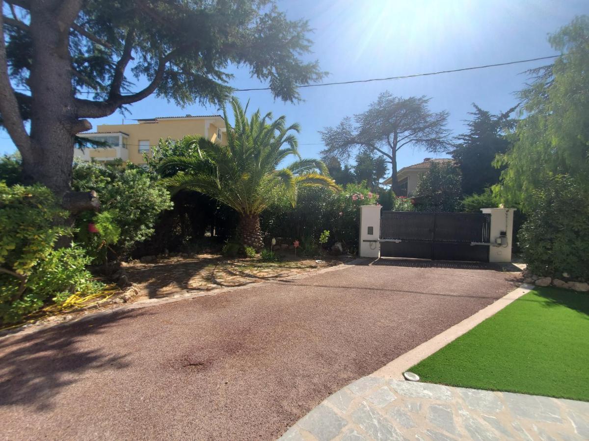 Apartment Port T2 58m2 Climatise Avec Terrasse, Parki Frejus