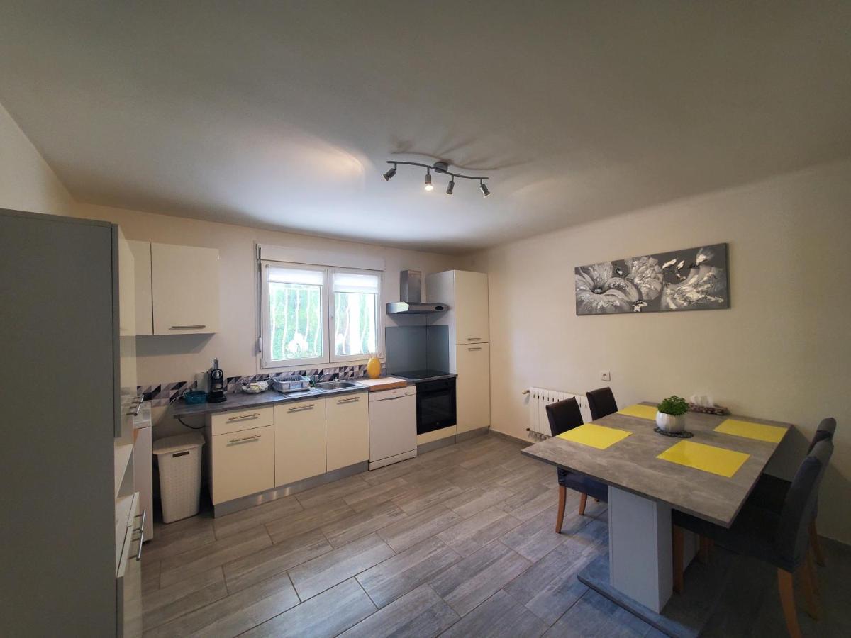 Port T2 58m2 Climatise Avec Terrasse, Parki *